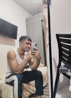 Ganjo - Male escort in Manila Photo 3 of 7