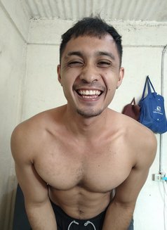 Ganjo - Male escort in Manila Photo 4 of 7