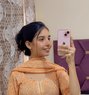 Garima Arora Independent Girl - puta in New Delhi Photo 1 of 6