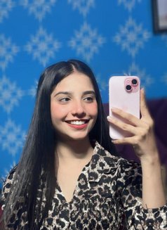 Garima Arora Independent Girl - puta in New Delhi Photo 5 of 6
