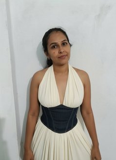 Garima Vip Escort - puta in Kochi Photo 2 of 6