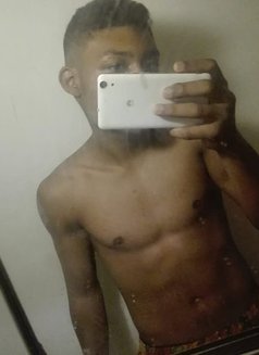 Gary - Male escort in Barcelona Photo 1 of 6