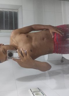 Gary - Male escort in Barcelona Photo 2 of 6