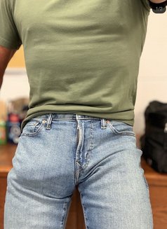 Gary Guy - Male companion in Muscat Photo 3 of 3