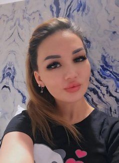 Gassy - escort in New Delhi Photo 2 of 4