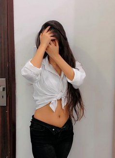 Alisha Available for Cam and Meet - puta in New Delhi Photo 5 of 9