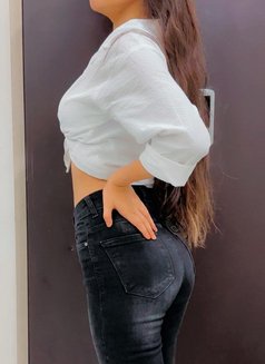 Alisha Available for Cam and Meet - puta in New Delhi Photo 9 of 9
