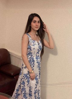 Gauri Sharma - puta in Dubai Photo 2 of 2