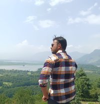 Gautam - Intérprete masculino de adultos in Chandigarh