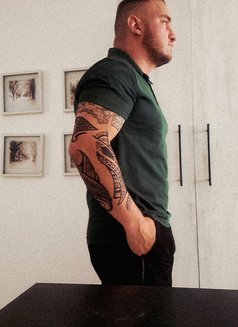 Gavin - Male escort in Johannesburg Photo 3 of 5
