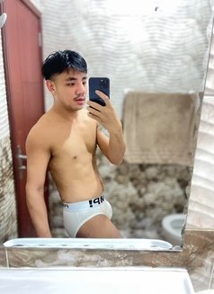 Gay Bottom Massage - Male escort in Muscat Photo 1 of 5