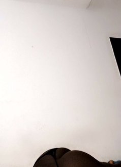 Gay Noir - Male escort in Abidjan Photo 6 of 8