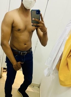 Gayan - Male escort in Colombo Photo 2 of 4