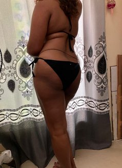 Gayathri Krishna - escort in Dubai Photo 3 of 5