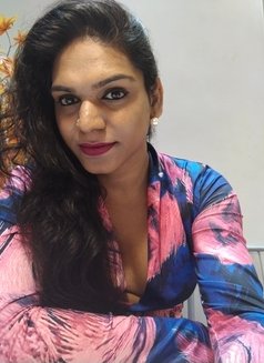 Gayatri - Transsexual escort in Pune Photo 3 of 8