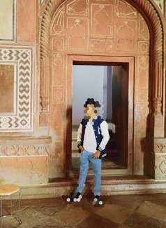 Gays Call Men - Male escort in Mumbai Photo 2 of 4