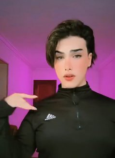 Gazalle - Transsexual dominatrix in Cairo Photo 1 of 4