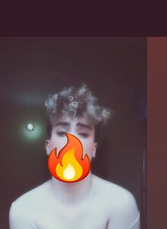 Gazalle - Transsexual dominatrix in Cairo Photo 2 of 4