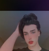 Gazalle - Transsexual dominatrix in Cairo