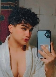Gazalle - Transsexual dominatrix in Cairo Photo 10 of 11