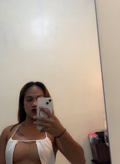 Gazini - Transsexual escort in Manila Photo 6 of 9