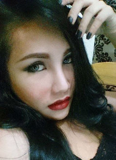 Geena Love - Transsexual escort in Manila Photo 2 of 6