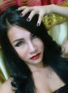 Geena Love - Transsexual escort in Manila Photo 4 of 6
