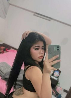 Geena - puta in Fujairah Photo 4 of 10