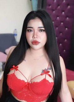 Geena - puta in Fujairah Photo 9 of 10