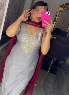 Bhabhi.cam . - escort in Mumbai Photo 2 of 2