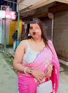 Bhabhi cam. - escort in Mumbai Photo 2 of 2