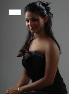 Geethi Indian Outcall Escort - escort agency in Dubai Photo 1 of 3