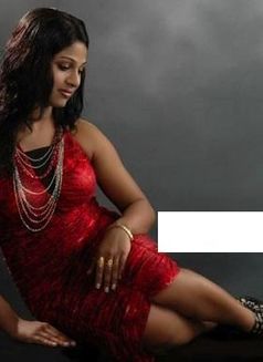 Geethi Indian Outcall Escort - Agencia de putas in Dubai Photo 2 of 3