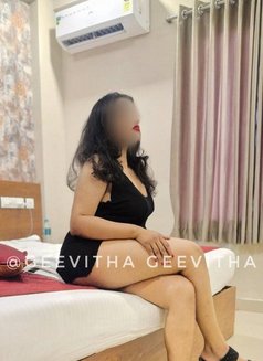 Geevitha Mallu - companion in Dubai Photo 3 of 6