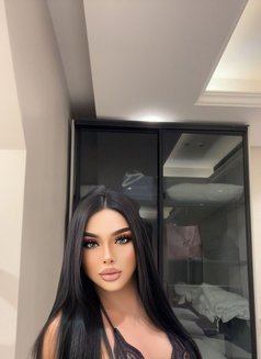 Gigi full service - Transsexual escort in Riyadh Photo 7 of 17