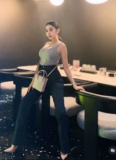 Laura felysyah new comer model - puta in Bali Photo 1 of 4