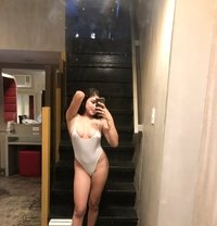 max - escort in Manila
