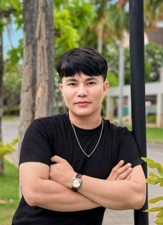 Gelo - Male escort in Bangkok Photo 4 of 5