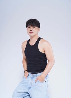 Gelo - Male escort in Bangkok Photo 3 of 3