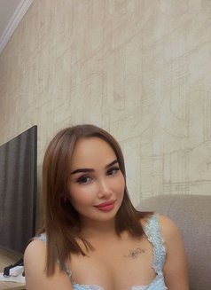 Gelya - puta in Dubai Photo 2 of 12