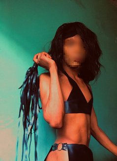 Gemii - Acompañantes transexual in Nairobi Photo 3 of 5