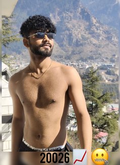 Gemstone - Acompañantes masculino in Noida Photo 4 of 7