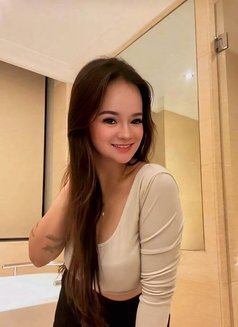 Gen - escort in Manila Photo 3 of 5