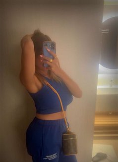 Gena - puta in Phuket Photo 2 of 4