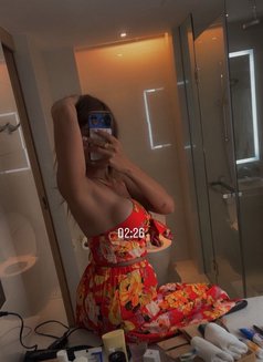 Gena - puta in Phuket Photo 3 of 4