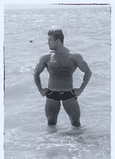 Genadij Best - Male escort in London Photo 2 of 7