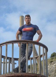 Genadij Best - Male escort in London Photo 3 of 7