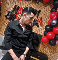 General - Acompañantes masculino in Beirut