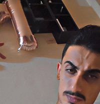 General - Acompañantes masculino in Beirut