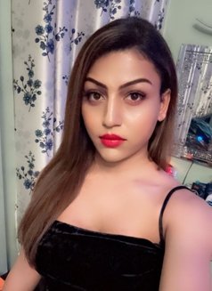 Geni Here - Transsexual escort in Kolkata Photo 21 of 22